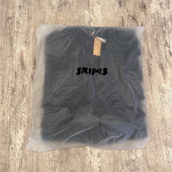 SKIMS Oversized Luxe Black Trench Coat NWT - Picture 9 of 10